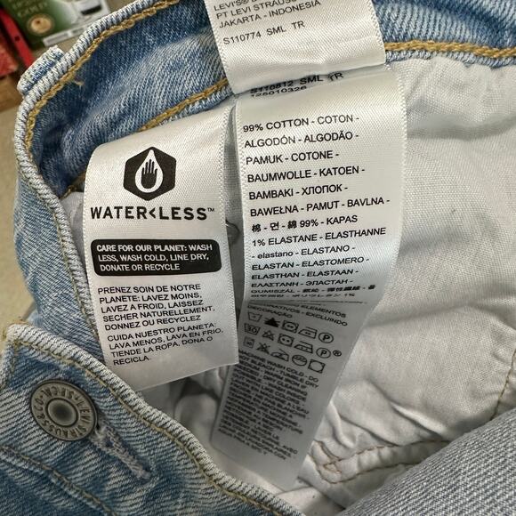 501 Original Cropped Levi's 32x26 Women NWT button High rise straight fitted hip - Picture 5 of 11